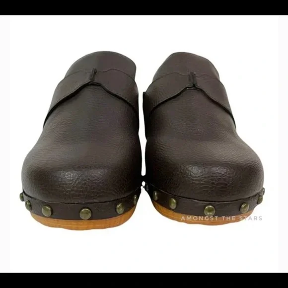MIA Daisy Brown Studded Vegan Leather Clogs Shoes NWOT Women's size 8.5 - Picture 3 of 5